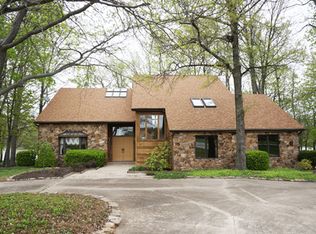 11182 Sugar Creek Ave, Mount Carmel, IL 62863