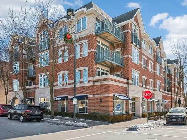 812 Oak St APT 200, Winnetka, IL 60093