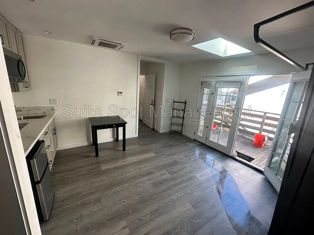 1 bed, 1.0 bath, $1,995 — Photo 4