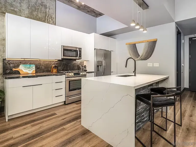 1050 Island Ave #105 — Photo 2