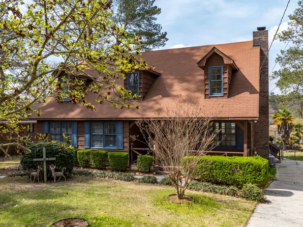 323 Edgewater Dr, Macon, GA 31220