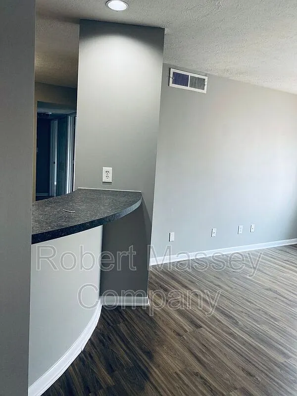 2 bed, 2.0 bath, 800 sqft, $1,250 — Photo 3