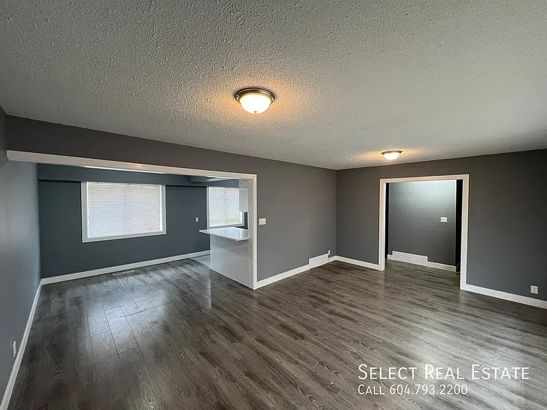 8565 Norman Cres #A — Photo 16