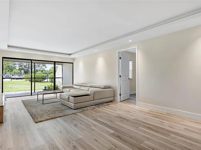 230 Lakeview Dr #106 — Photo 14