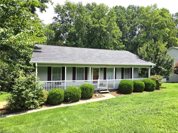 276 Grand St, Millers Creek, NC 28651