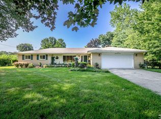 2703 W Smith Rd, Lambertville, MI 48144