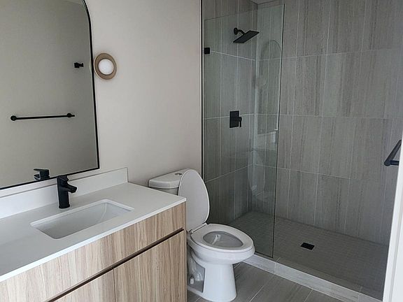 4th image of 430 NE 31st St #101