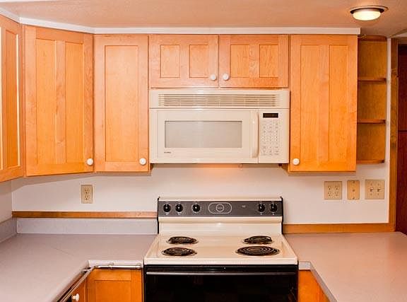 Fully vented kitchen range.
