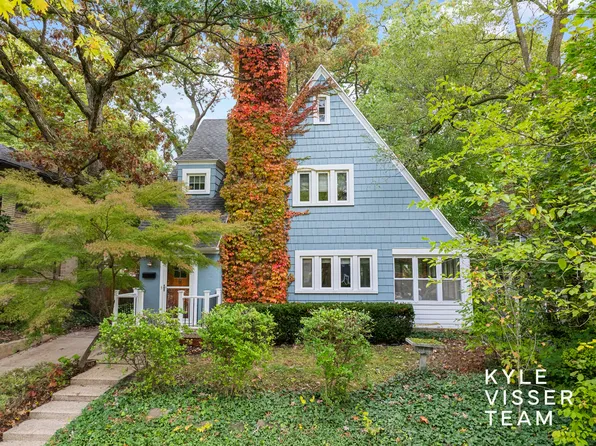 1234 Giddings Ave SE, Grand Rapids, MI 49506