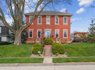 1985 Simpson St, Dubuque, IA 52003