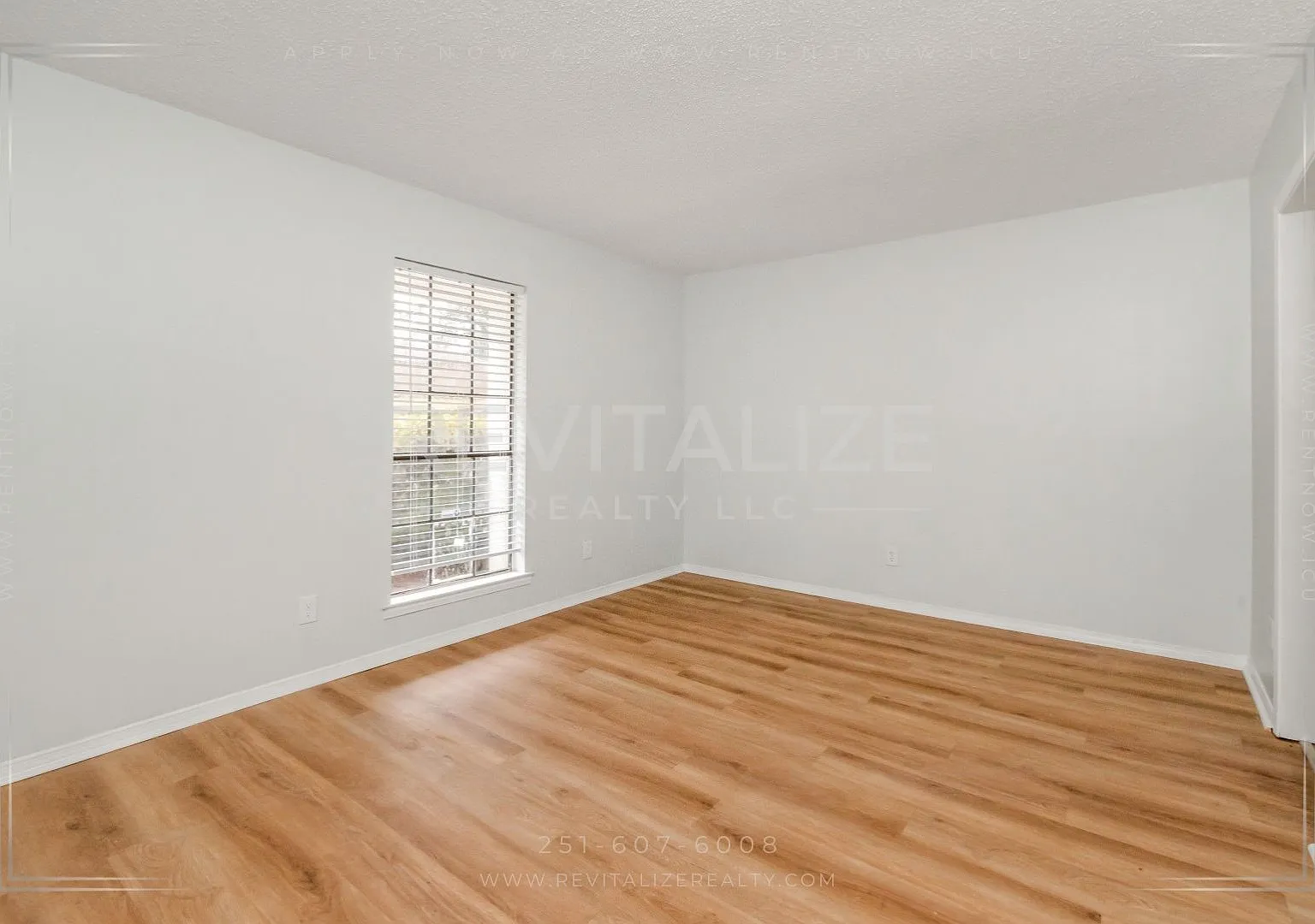 Beautifully Updated 4BR/2BA in West Mobile Spacious, Stylish & Move-In Ready! — Photo 4