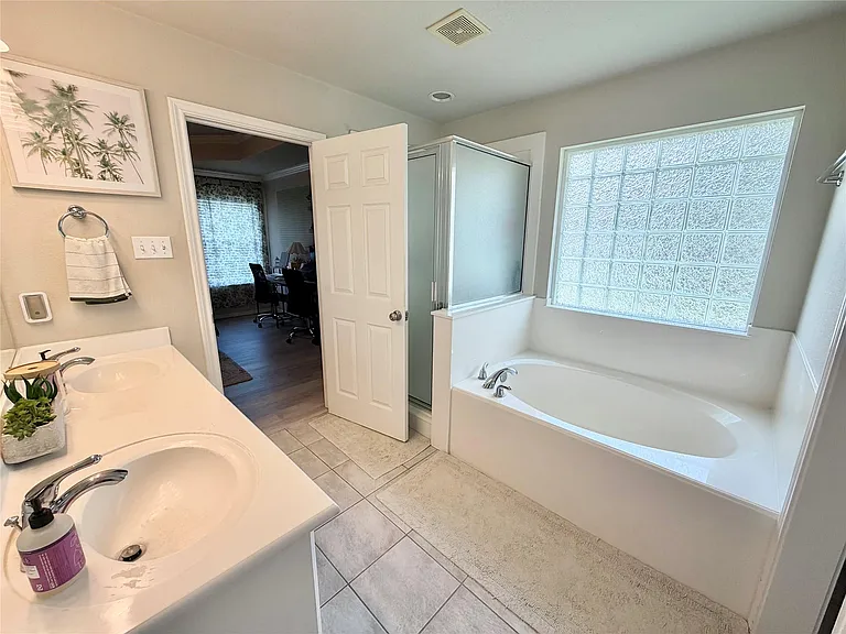 301 Friends Knoll Ln — Photo 10
