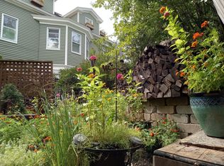 13 Essex St, Salem, MA 01970