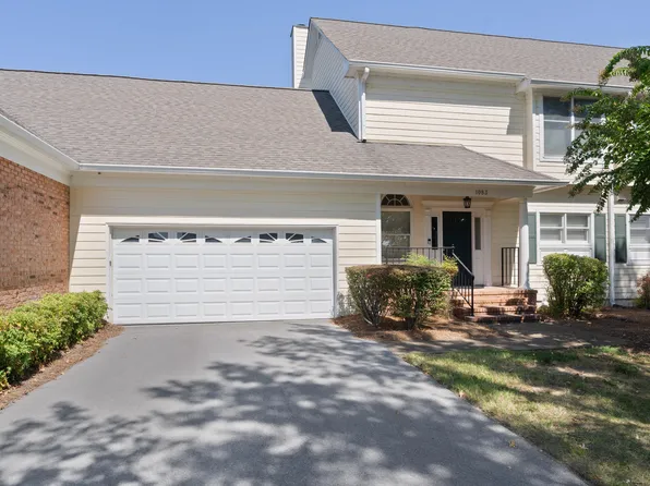 1083 Constitution Dr, Chattanooga, TN 37405