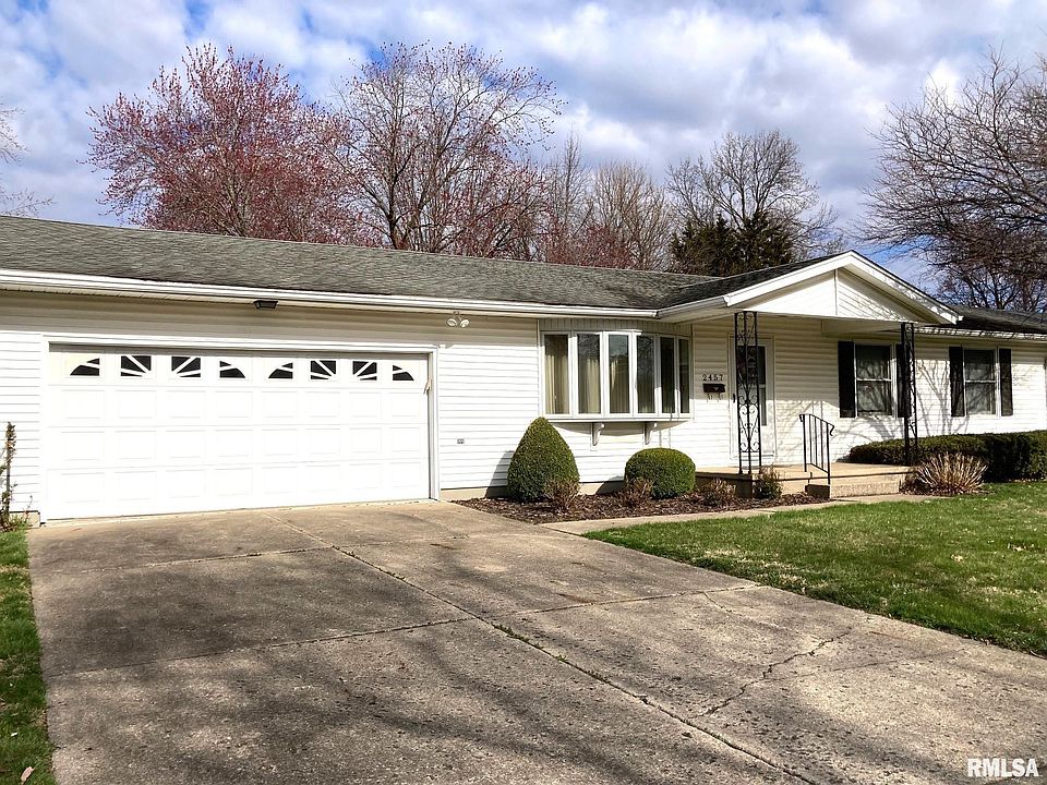2nd image of 2457 Arrowhead Dr