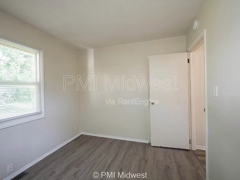 3146 Asbury St — Photo 14