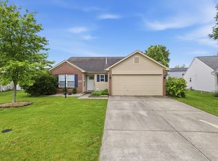13847 Waycross Dr, Fishers, IN 46038