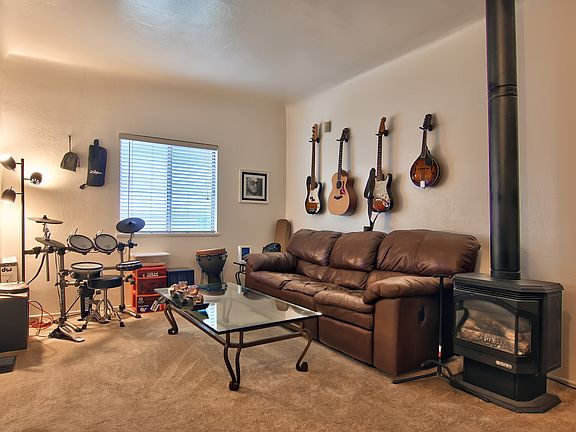 4th image of 1733 35th St