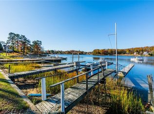 21 Cove St, Niantic, CT 06357