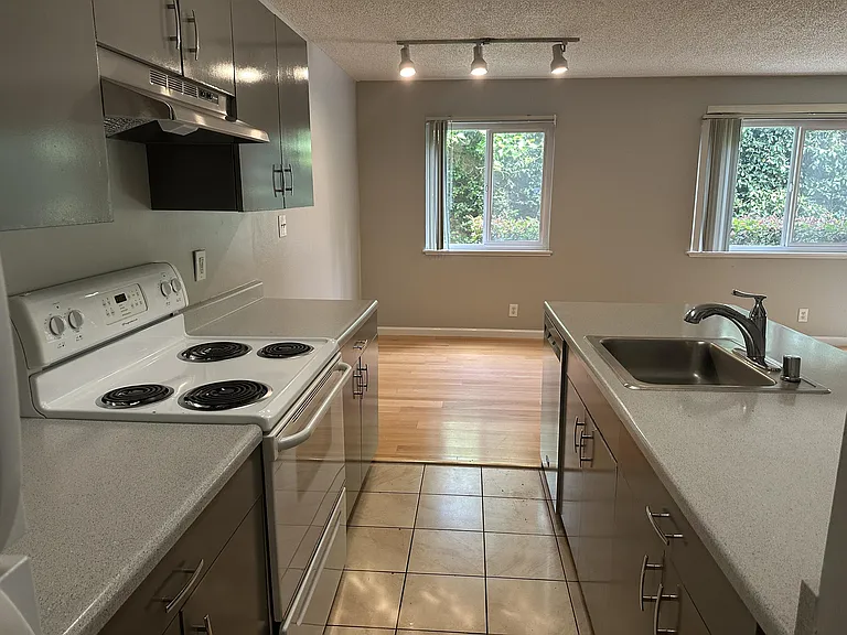 2505 Prescott Rd — Photo 6
