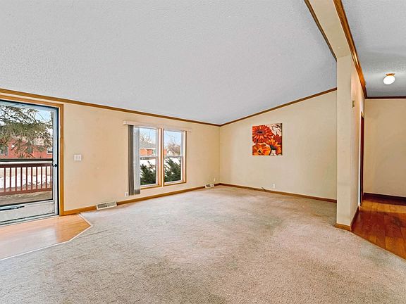 3rd image of 1168 Loretta Ave