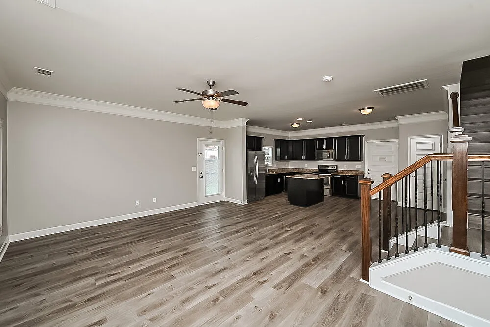 4 bed, 2.5 bath, 1703 sqft, $2,345 — Photo 4
