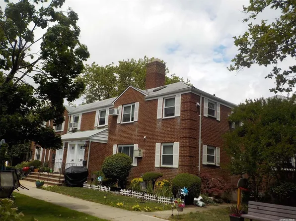 260-63 75th Avenue 2nd fl, Glen Oaks, NY 11004