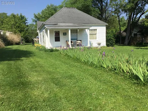 504 S Hickory St, Cuba, MO 65453