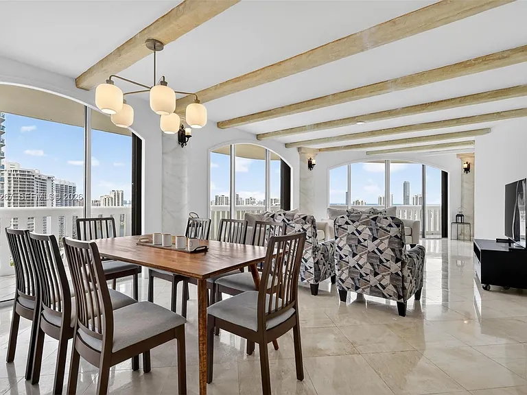 3000 Island Blvd #2305 — Photo 7