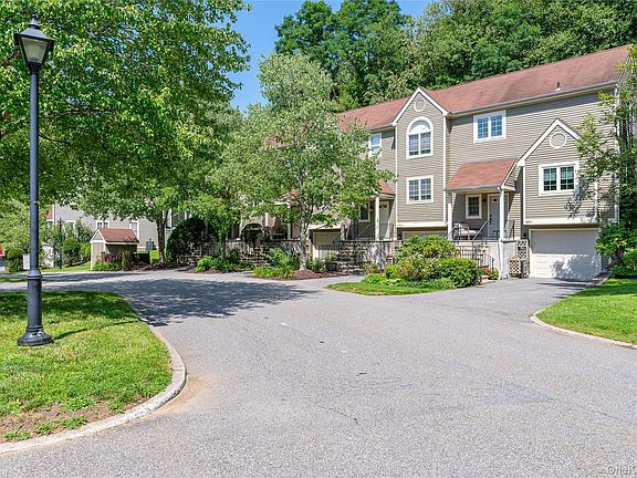 3rd image of 1802 Regent Drive