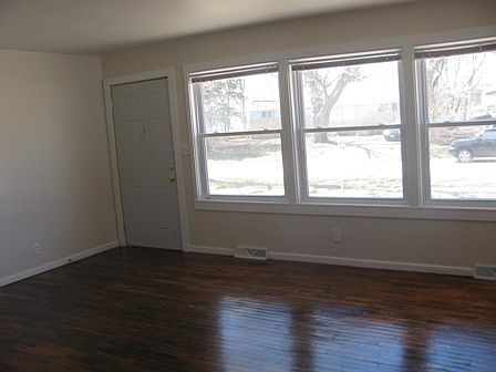 2nd image of 1210 Redwood Dr