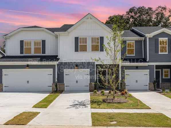 4135 Summit Woods Dr, Charlotte, NC 28216