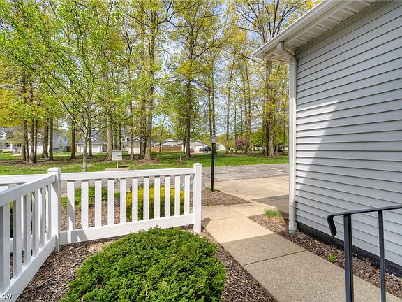 3rd image of 7125 Bayberry Cir