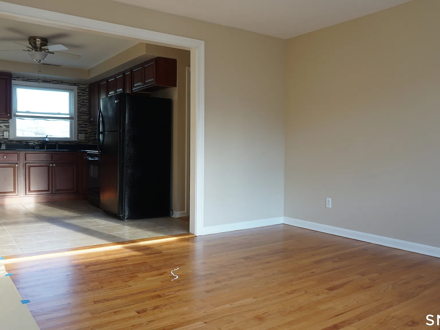 2 bed, 1.0 bath, 3248 sqft, $2,200 — Photo 3