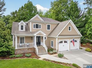 444 Lake Rd, Wyckoff, NJ 07481