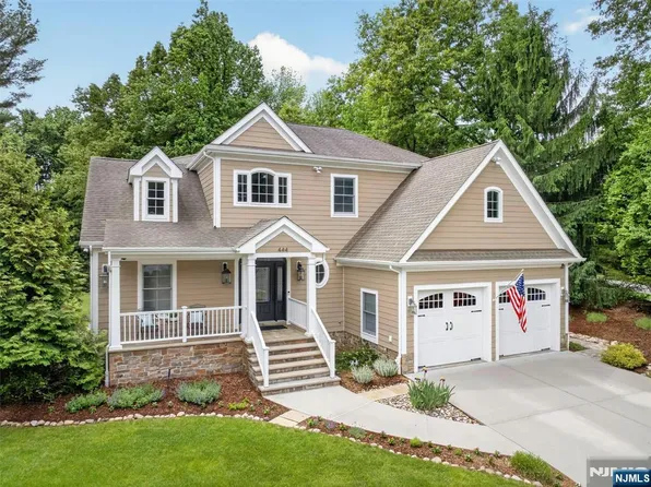 444 Lake Rd, Wyckoff, NJ 07481