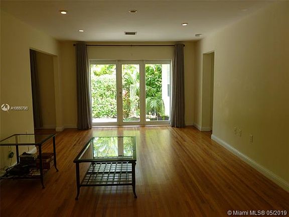 2nd image of 621 Santurce Ave