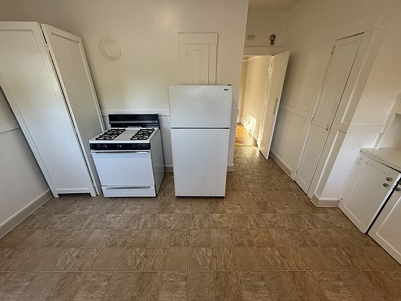 3rd image of 3566 Dimond Ave #4