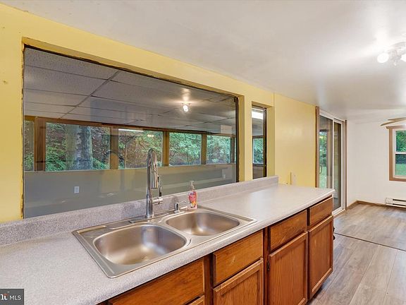4th image of 7148 Dark Hollow Rd