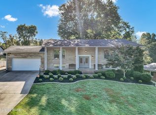9305 Hi View Ln, Louisville, KY 40272