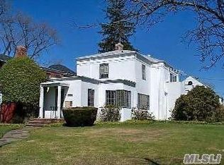 428 Mineola Blvd, Williston Park, NY 11596