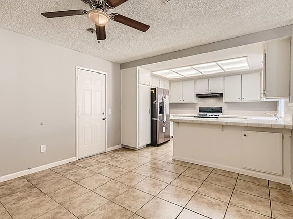 3rd image of 9863 Greenwood Ct