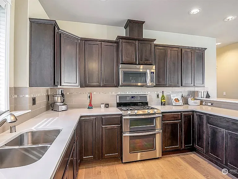 4210 Dudley Dr NE — Photo 13