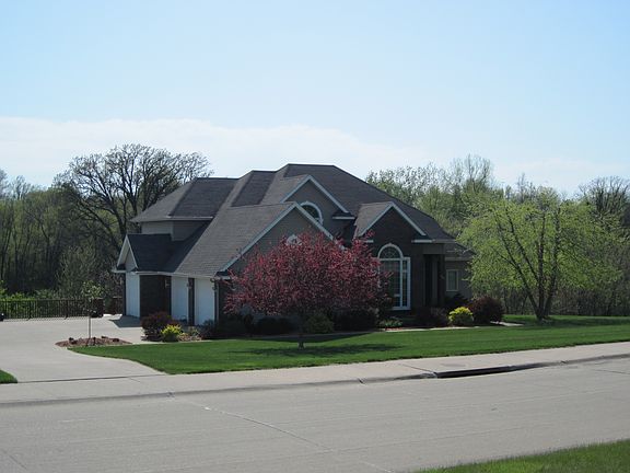 5th image of 809 Fox Run Dr