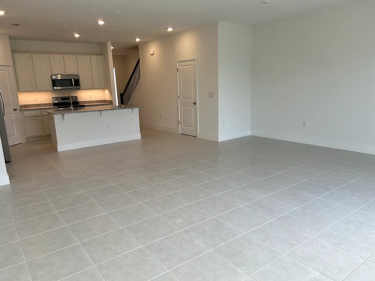 1130 Desert Candle Dr — Photo 3