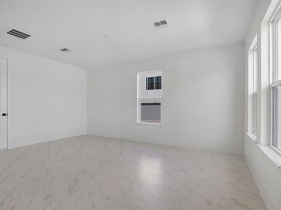 4th image of 15178 Groveside Rd