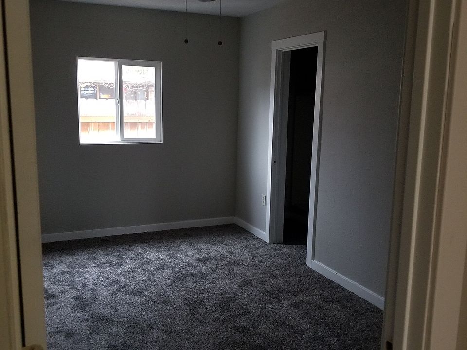 2nd image of 2714 W Dill Dr