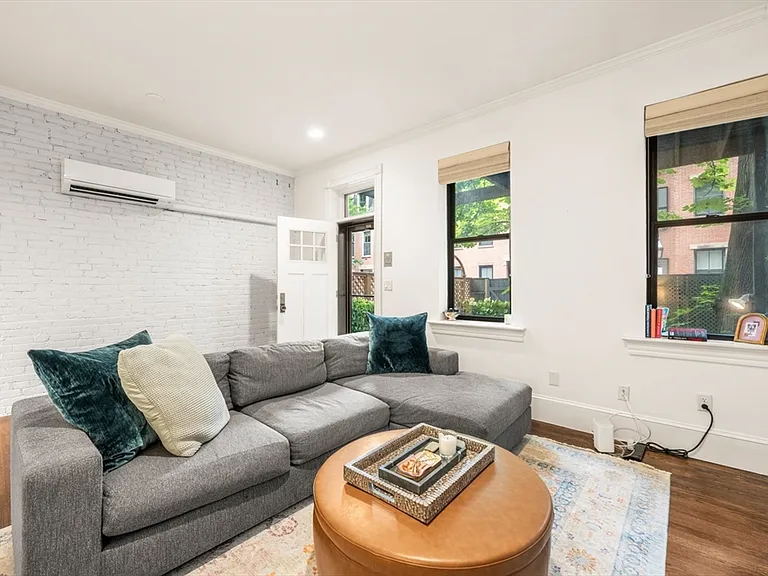 34 Lawrence St #2 — Photo 3