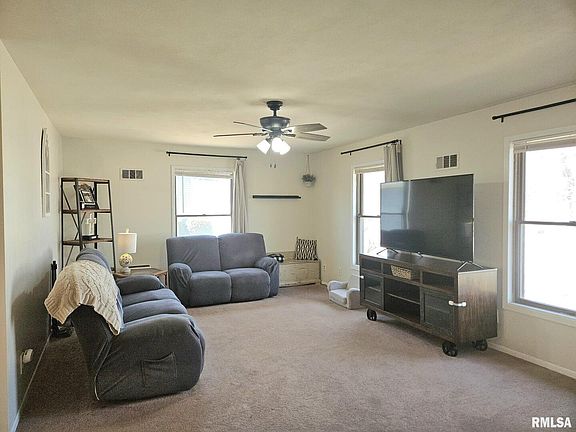 5th image of 213 E Durant St