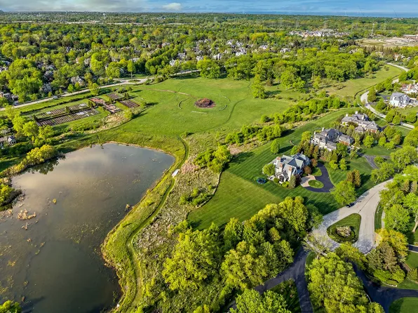 1350 W Whitmore Ct, Lake Forest, IL 60045